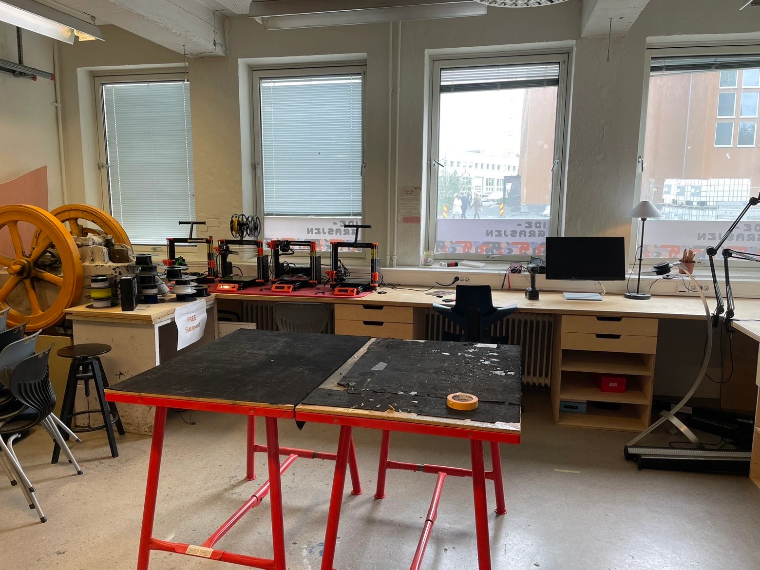 3D-printere, loddebenker og stativer i Idégarasjen